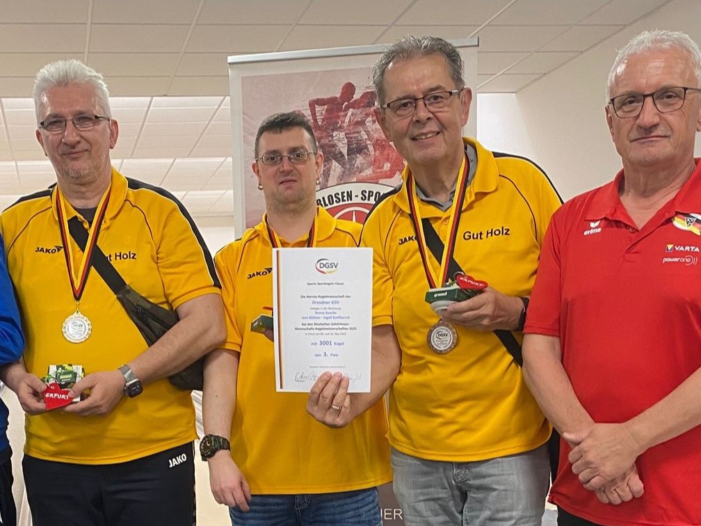 Bronzemedaillengewinner Dresdner GSV mit Leihspieler Böttner (Leipzig), Kosche und Kuhlbarsch